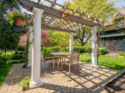 1335 Beechwood Place, Saint Paul, MN 55116