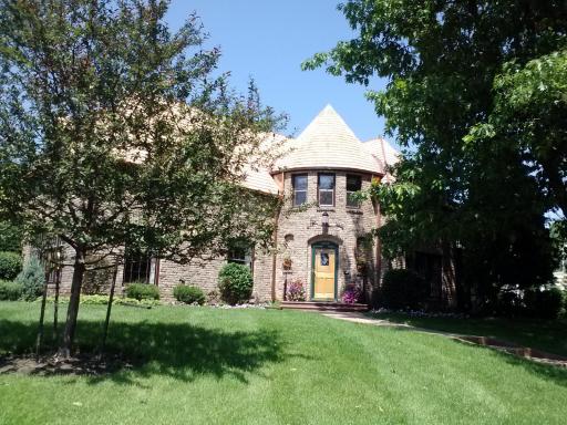 1335 Beechwood Place, Saint Paul, MN 55116