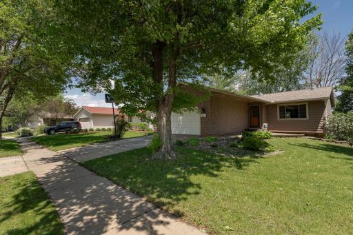 911 Chalet Drive NW, Rochester, MN 55901