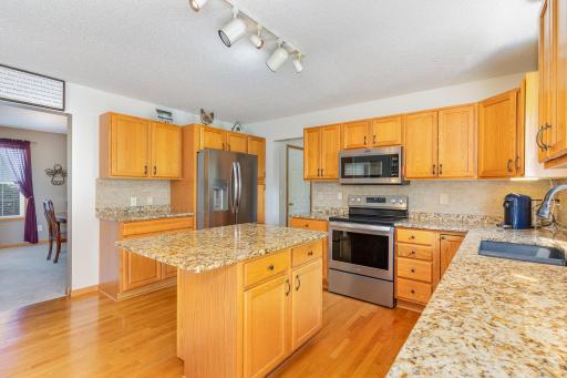 19843 Evensong Avenue, Farmington, MN 55024