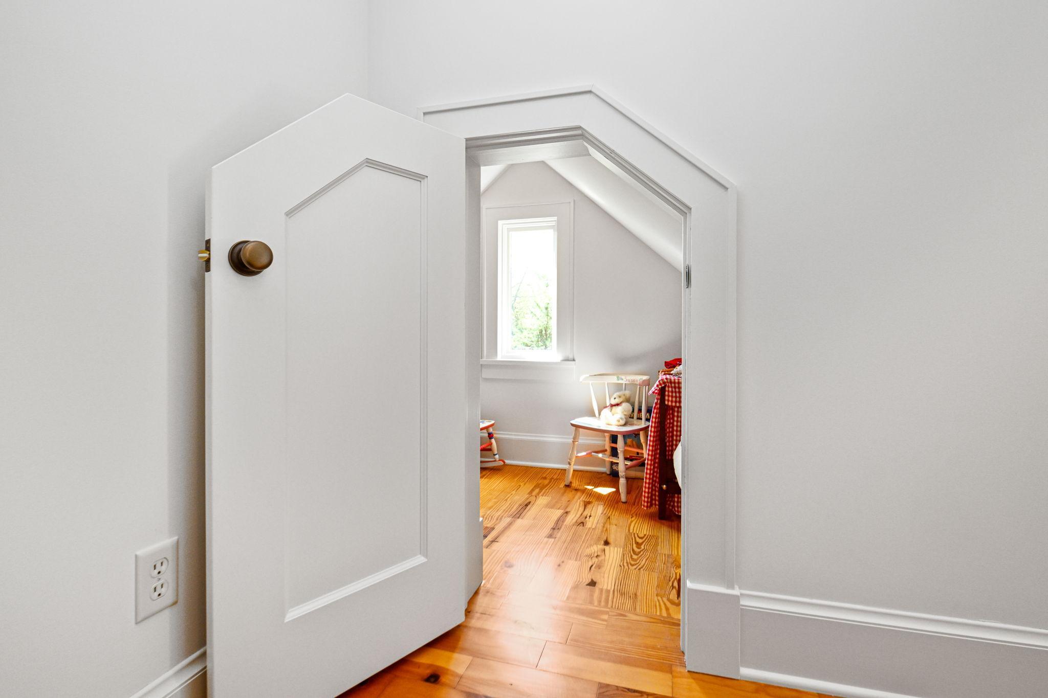 37-web-or-mls-153 Lakeview Ln 037Full.jpg