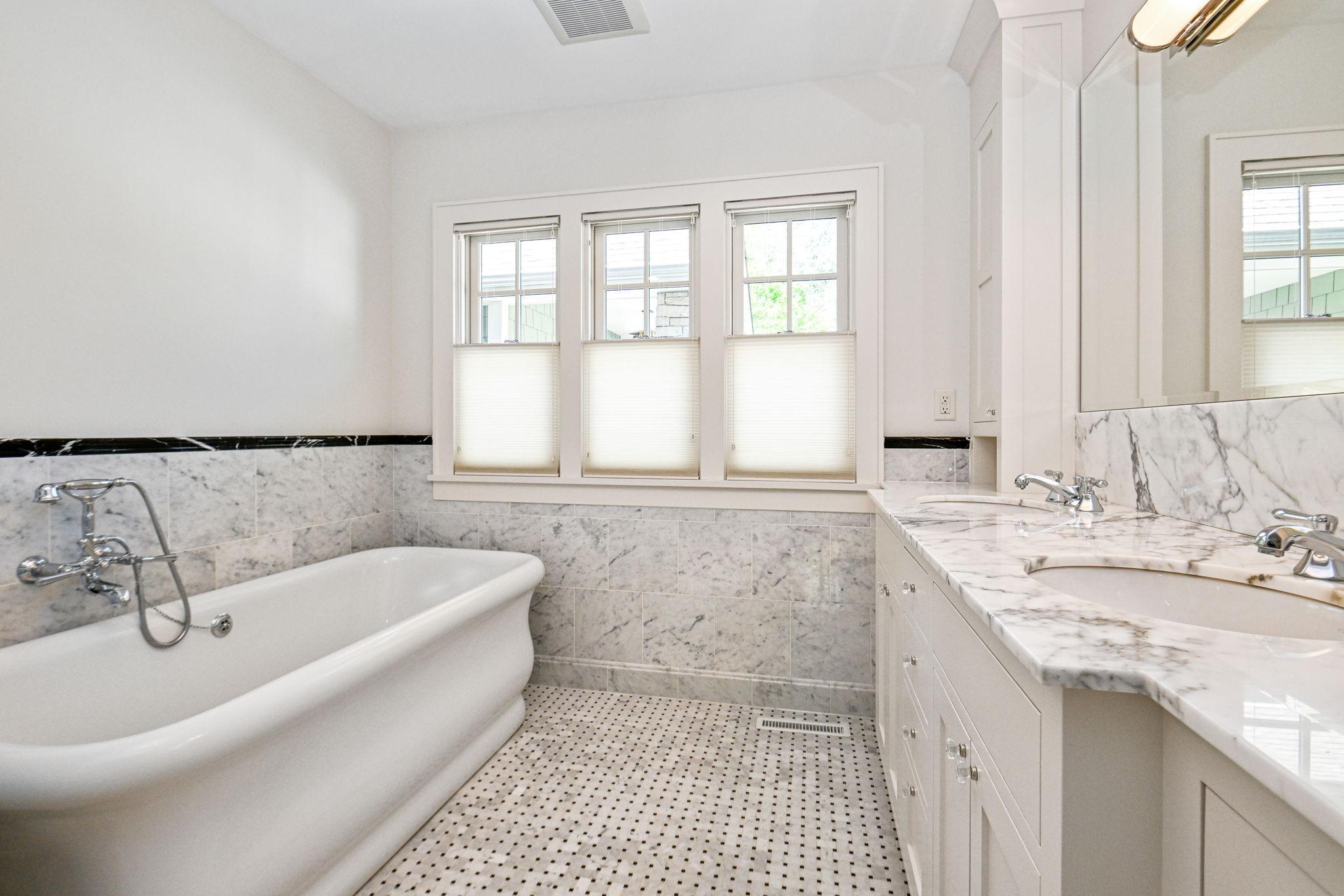 30-web-or-mls-153 Lakeview Ln 030Full.jpg