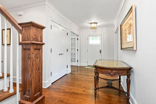 153 Lakeview Lane, Wayzata, MN 55391