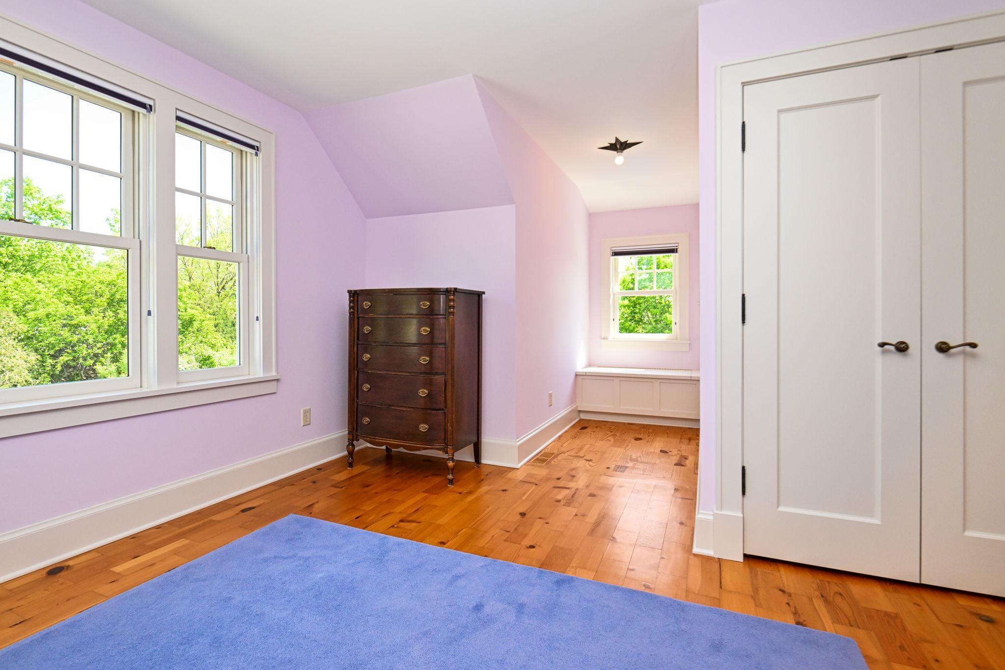 34-web-or-mls-153 Lakeview Ln 034Full.jpg