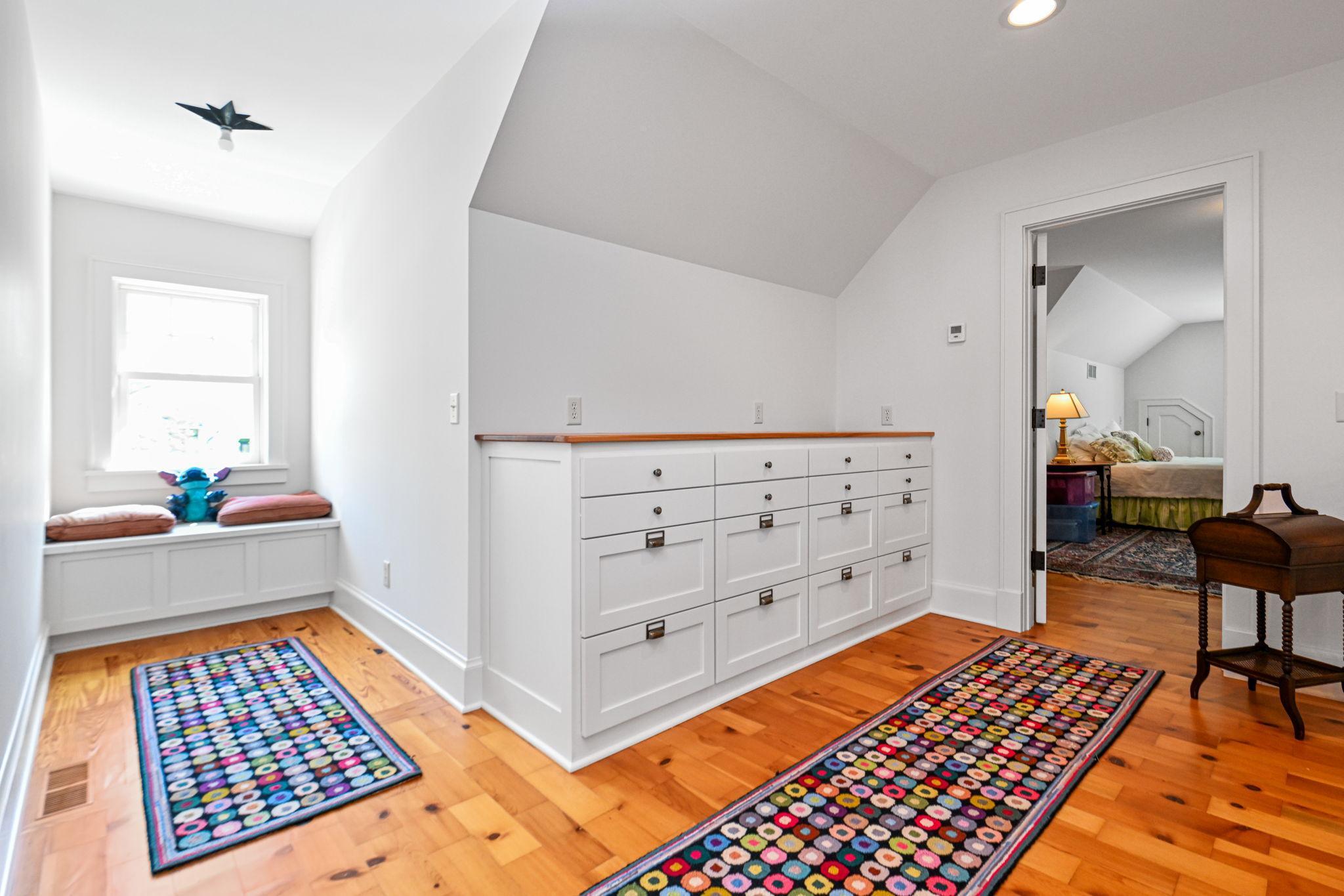 41-web-or-mls-153 Lakeview Ln 041Full.jpg