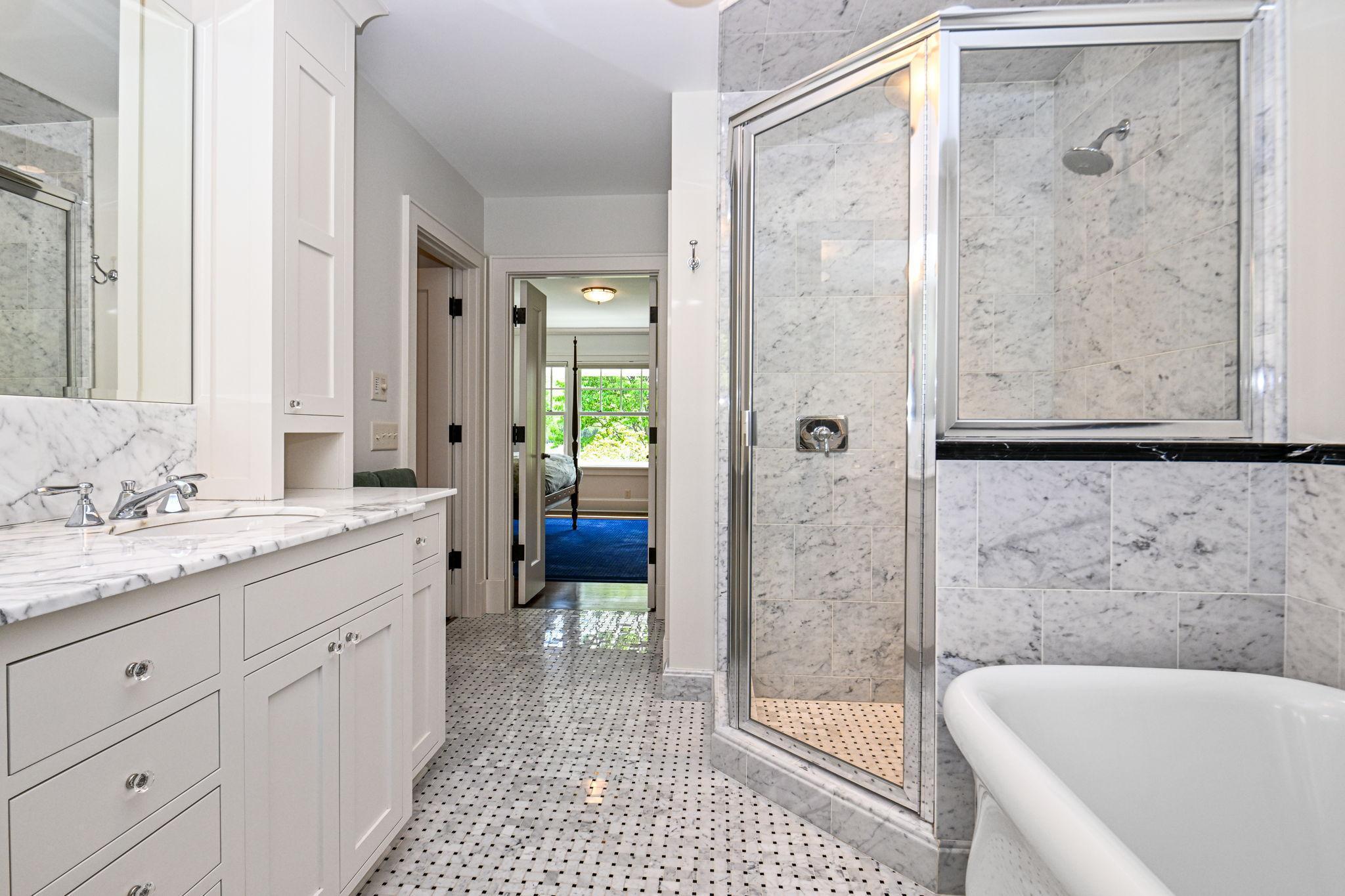 31-web-or-mls-153 Lakeview Ln 031Full.jpg