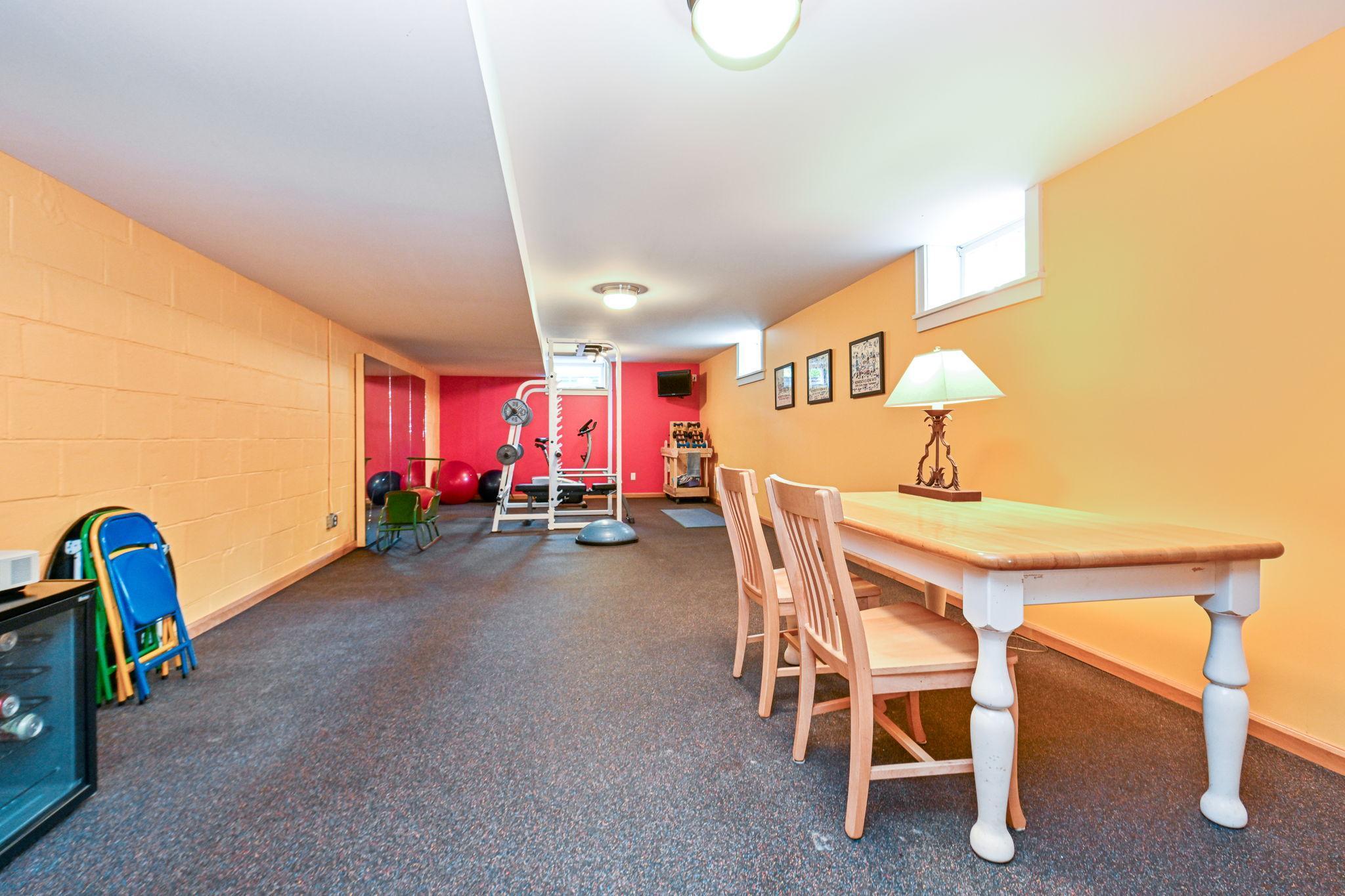 44-web-or-mls-153 Lakeview Ln 044Full.jpg