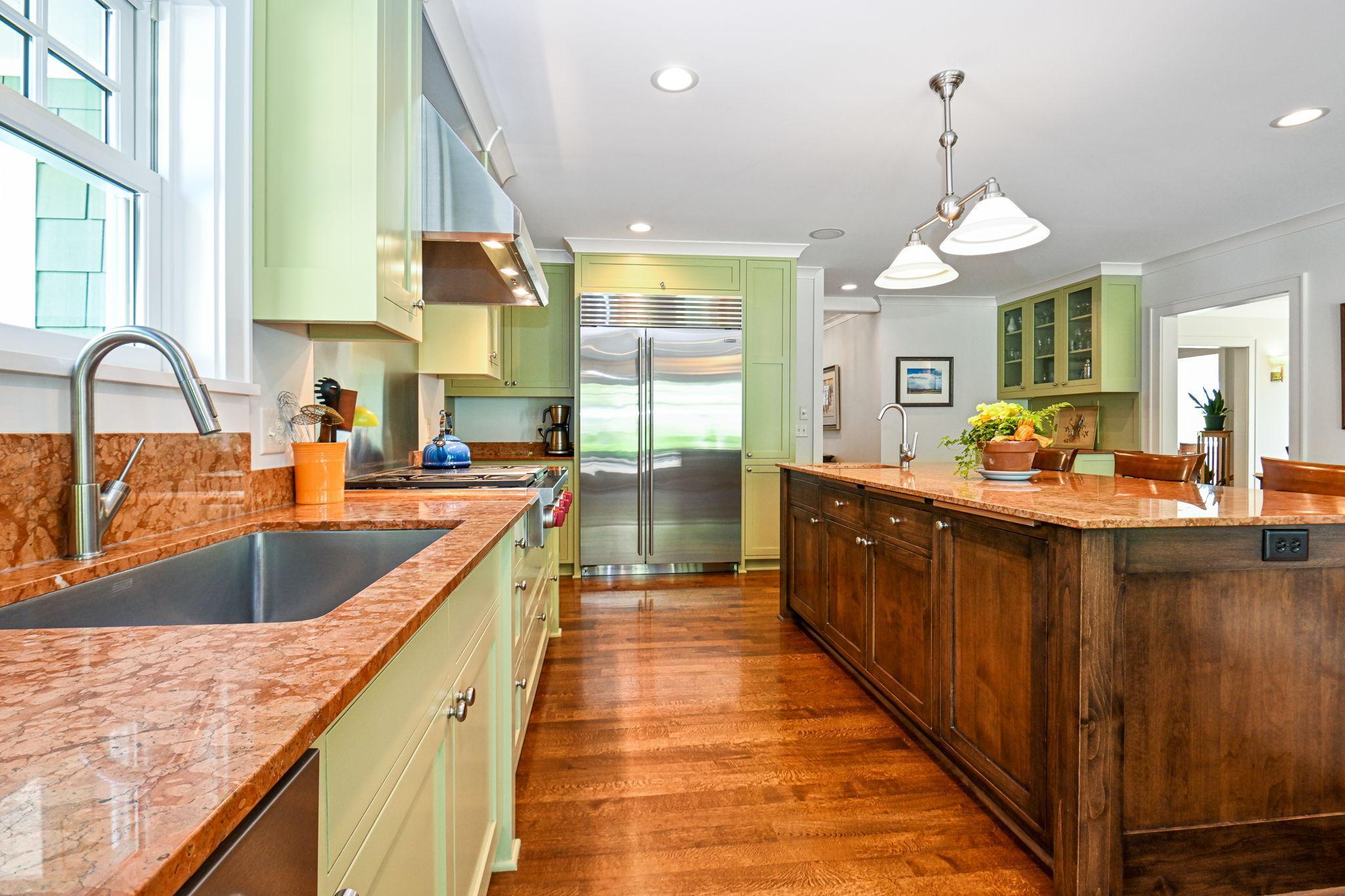 14-web-or-mls-153 Lakeview Ln 014Full.jpg