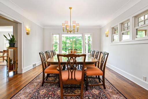 11-web-or-mls-153 Lakeview Ln 011Full.jpg