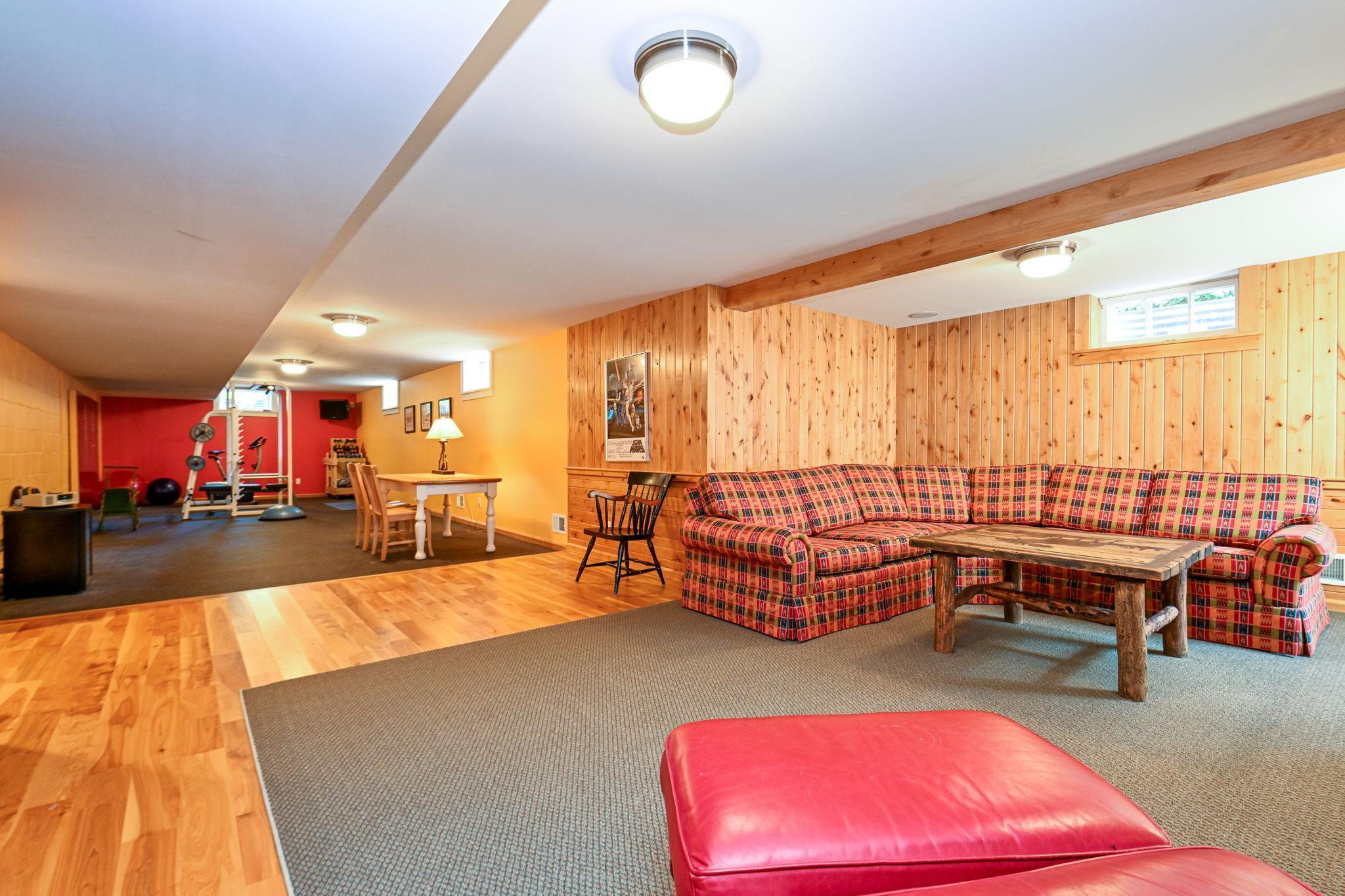 43-web-or-mls-153 Lakeview Ln 043Full.jpg