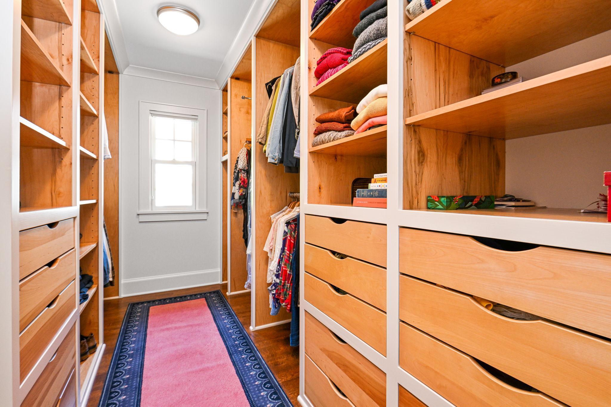 32-web-or-mls-153 Lakeview Ln 032Full.jpg