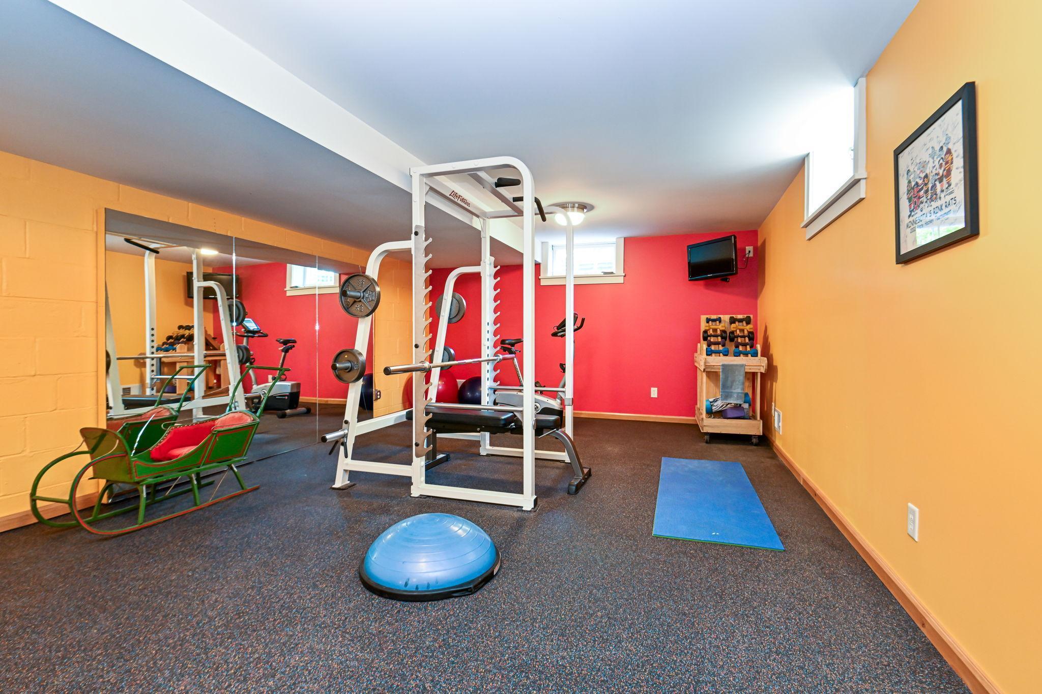 45-web-or-mls-153 Lakeview Ln 045Full.jpg