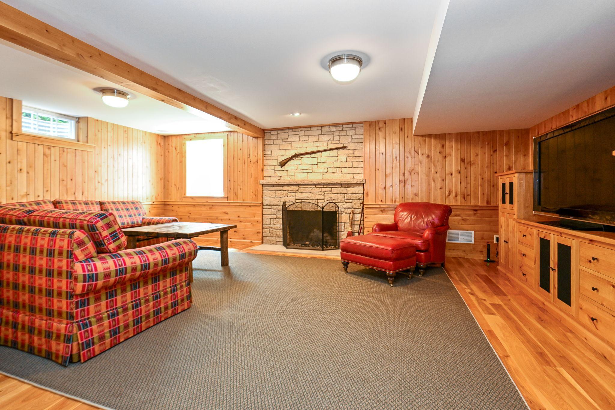 42-web-or-mls-153 Lakeview Ln 042Full.jpg