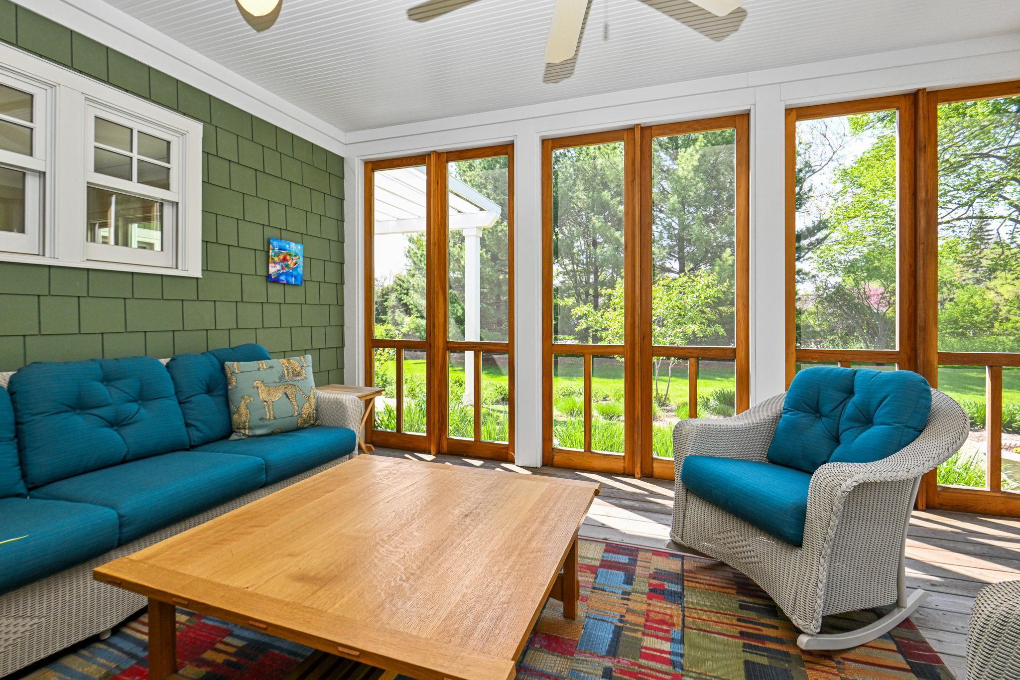 23-web-or-mls-153 Lakeview Ln 023Full.jpg