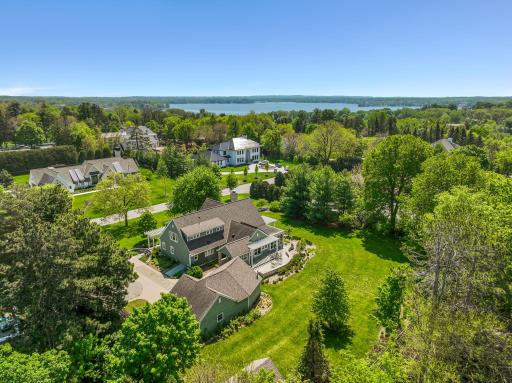 153 Lakeview Lane, Wayzata, MN 55391