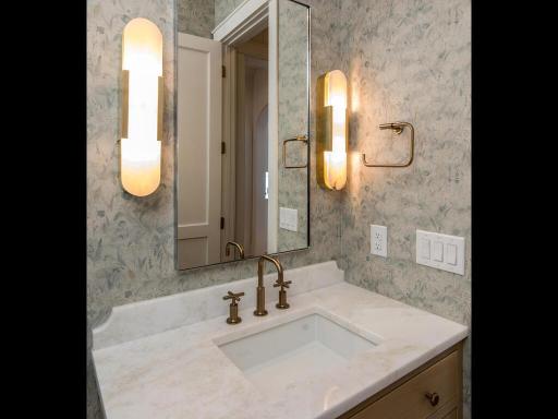 14500 Shady Beach Trail NE Prior Lake MN 55372 USA-015-026-Half Bath-MLS_Size.jpg