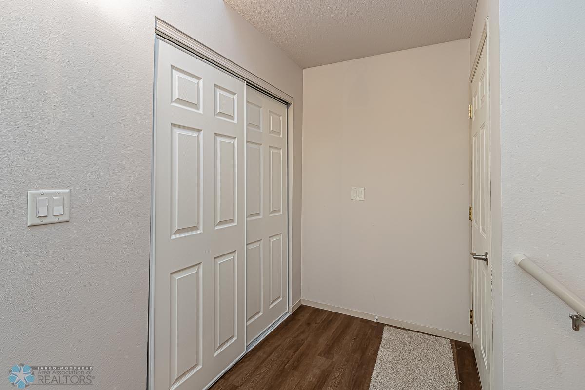 1915 58th Ave S, Fargo, ND 58104-04.jpg