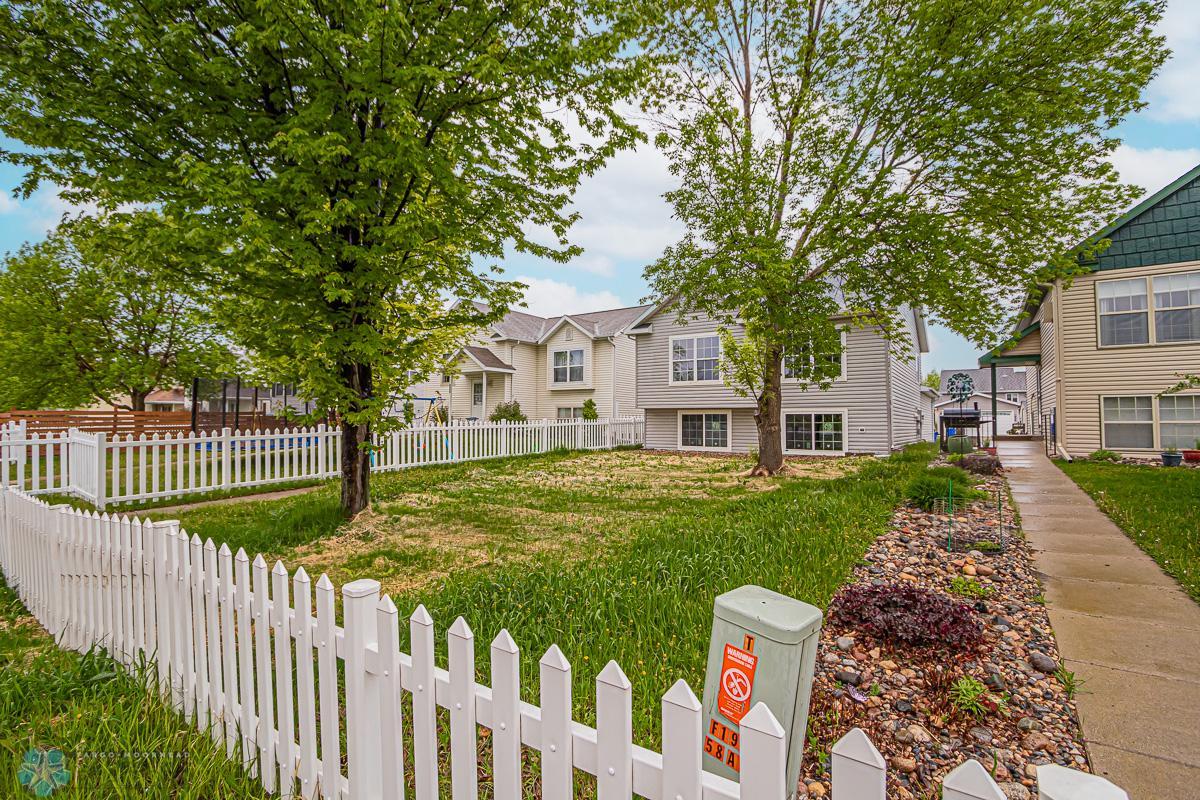 1915 58th Ave S, Fargo, ND 58104-24.jpg
