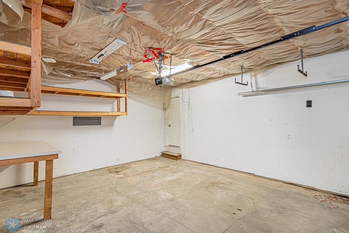 1915 58th Ave S, Fargo, ND 58104-21.jpg