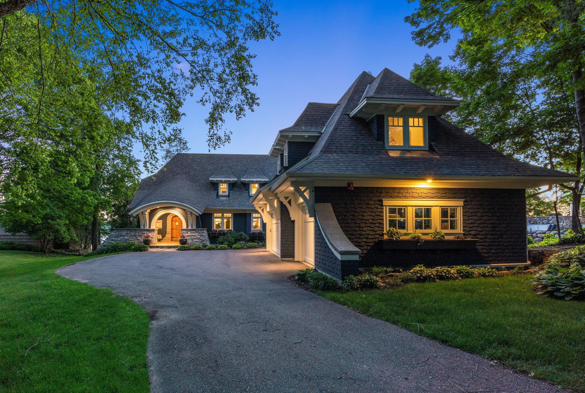 Stonewood custom built home with impressive architecture!