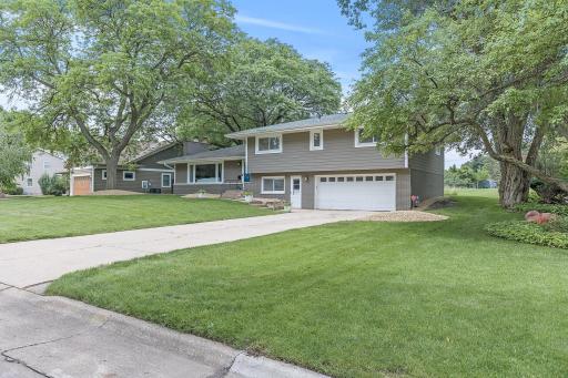 5504 Mcguire Road, Edina, MN 55439