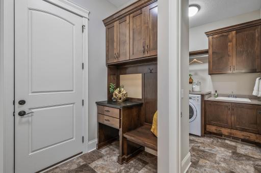 2582 Holy Name Drive, Wayzata, MN 55391