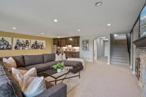 2582 Holy Name Drive, Wayzata, MN 55391