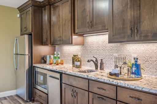 2582 Holy Name Drive, Wayzata, MN 55391