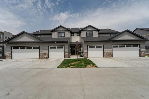 5233 Harvest Square Place NW, Rochester, MN 55901
