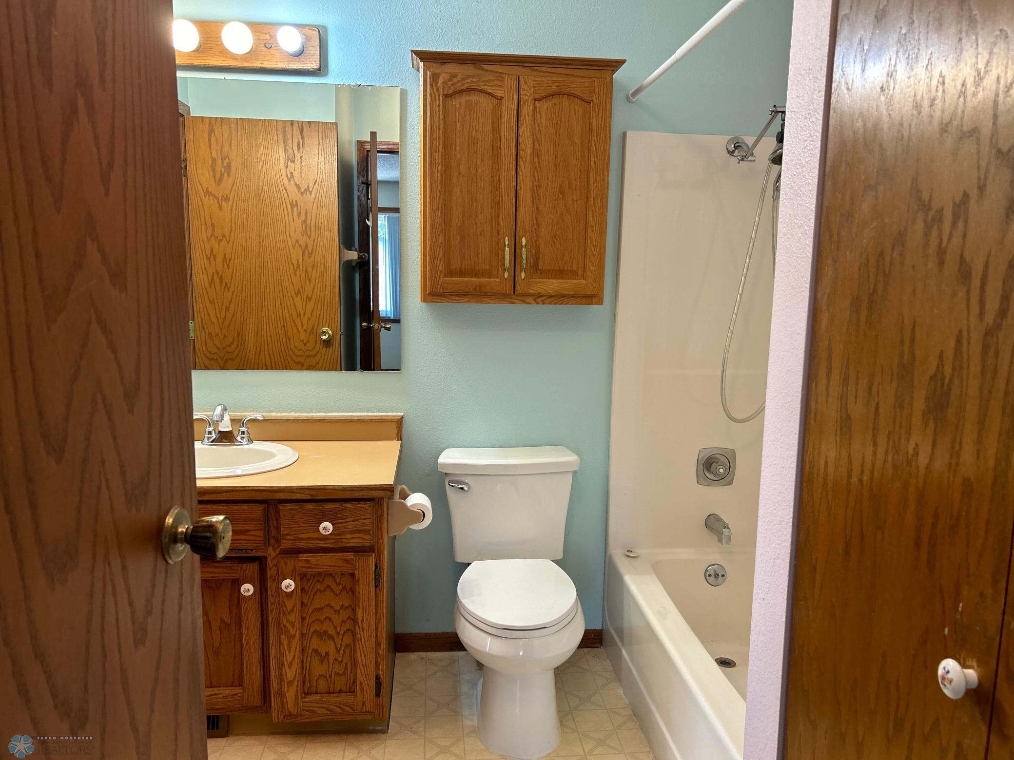 full bath with access to master
