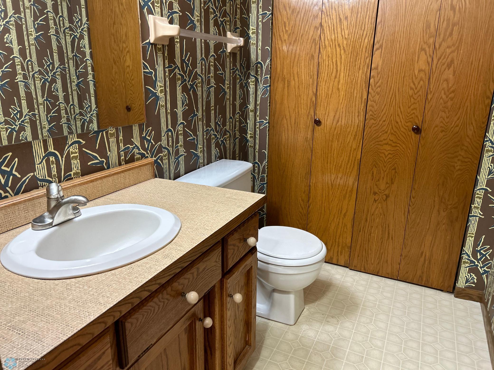 1/2 bath
