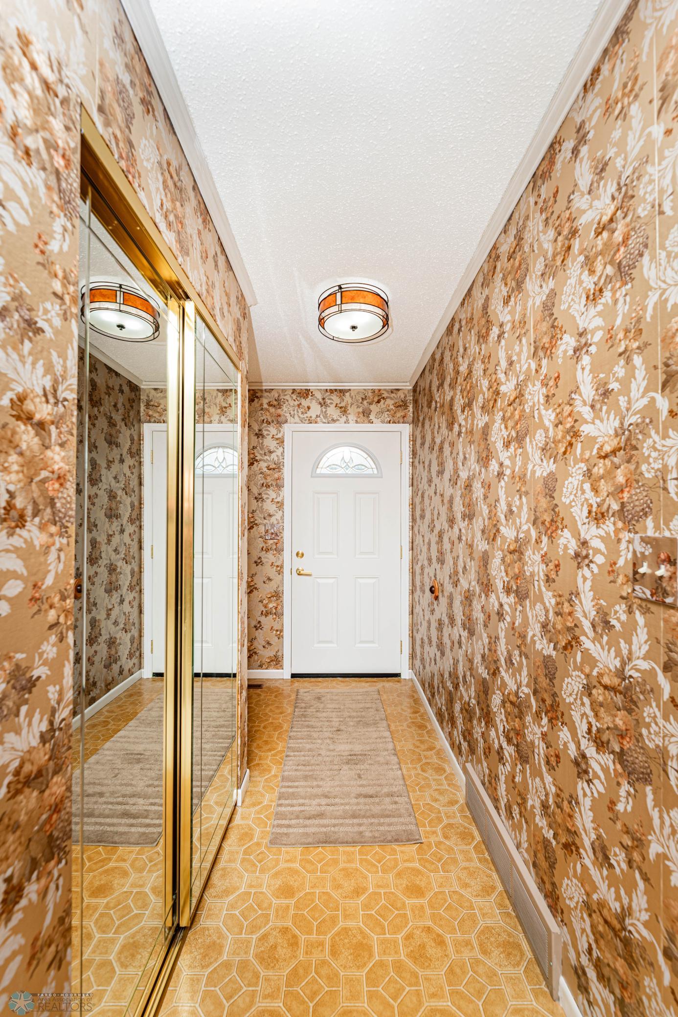 FRONT FOYER LINOLEUM FLOOR