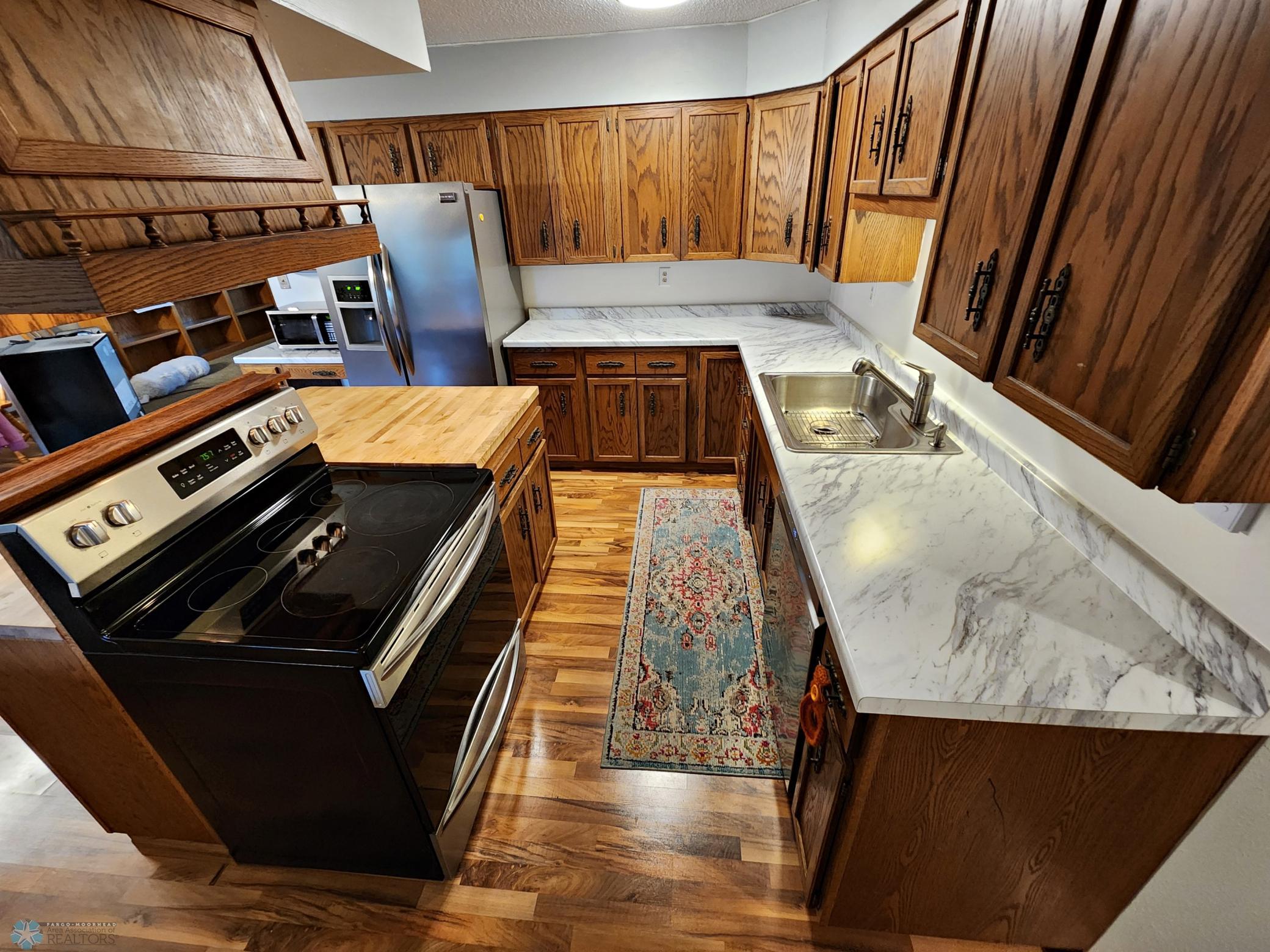 822_Kitchen_03.jpg