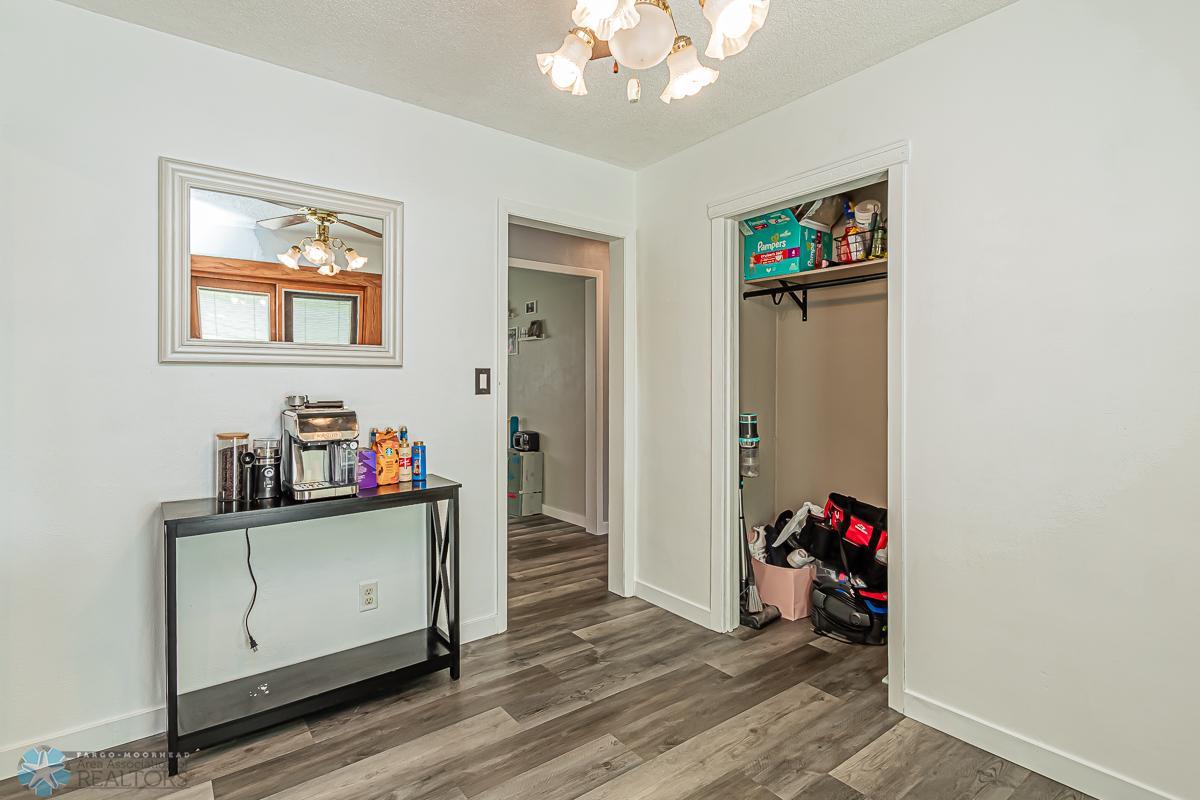 1626 17th St S, Fargo, ND 58103-11.jpg