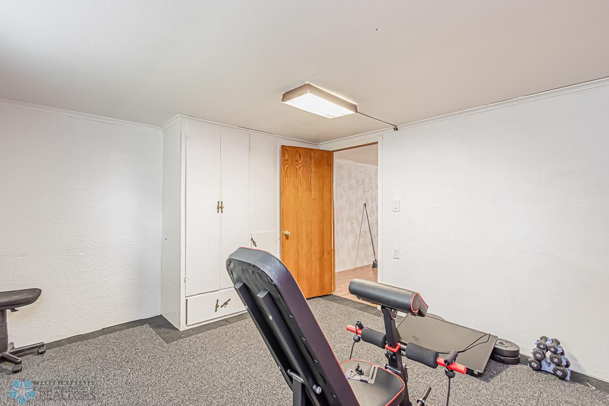 1626 17th St S, Fargo, ND 58103-24.jpg