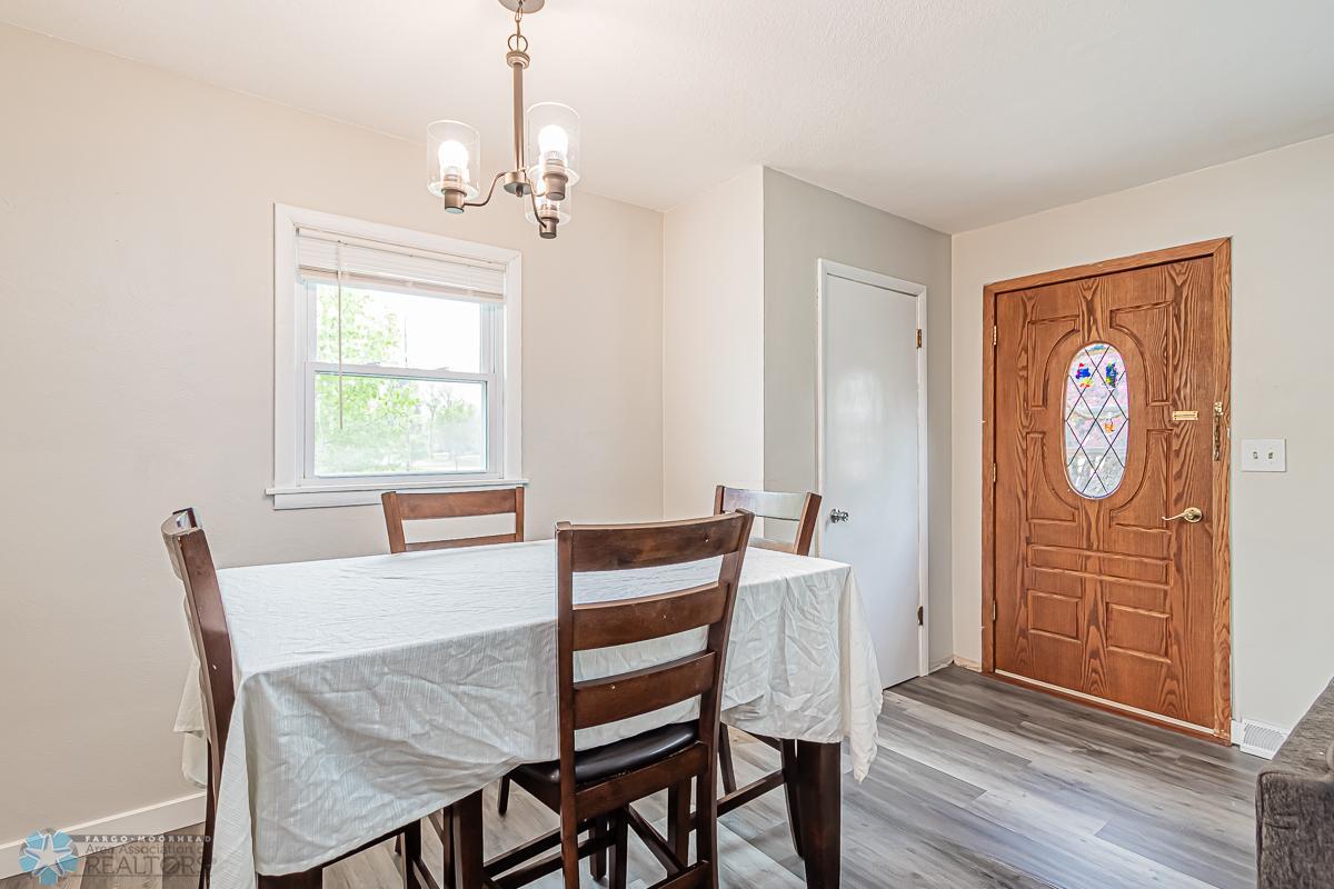 1626 17th St S, Fargo, ND 58103-02.jpg