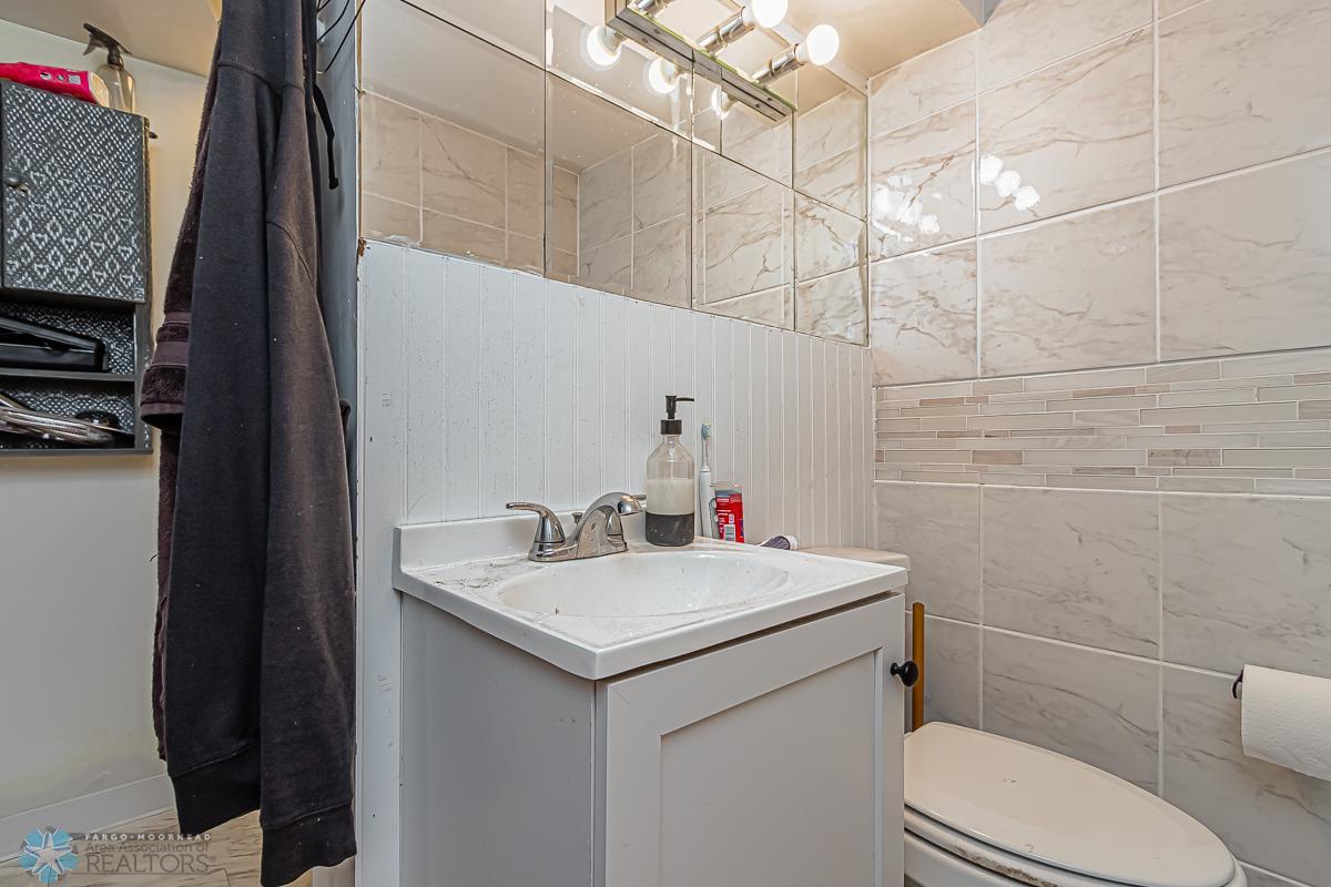 1626 17th St S, Fargo, ND 58103-25.jpg