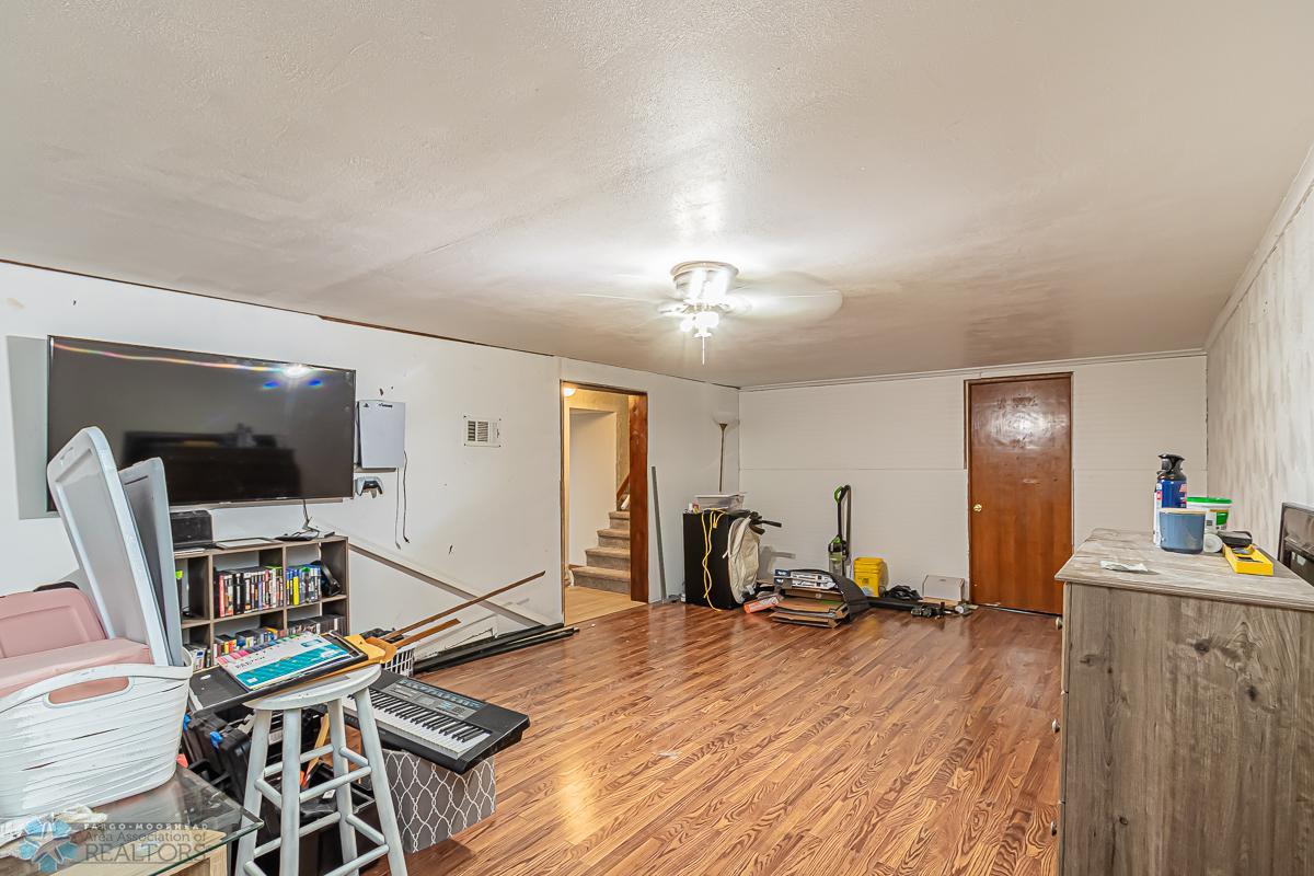 1626 17th St S, Fargo, ND 58103-32.jpg