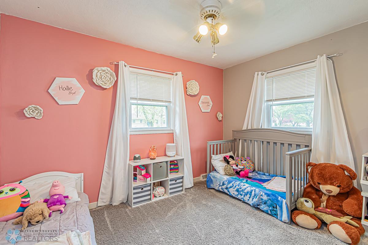 1626 17th St S, Fargo, ND 58103-07.jpg