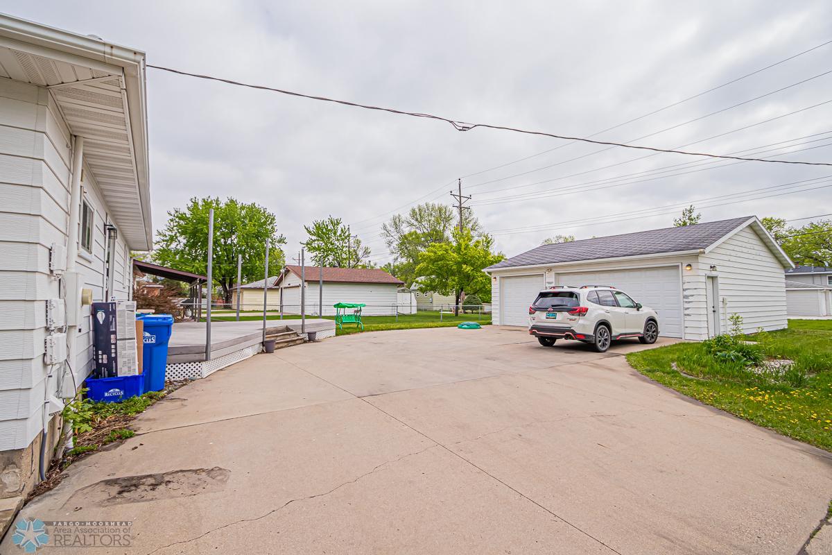 1626 17th St S, Fargo, ND 58103-20.jpg