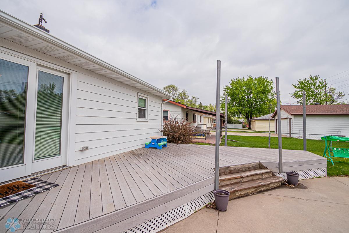 1626 17th St S, Fargo, ND 58103-21.jpg