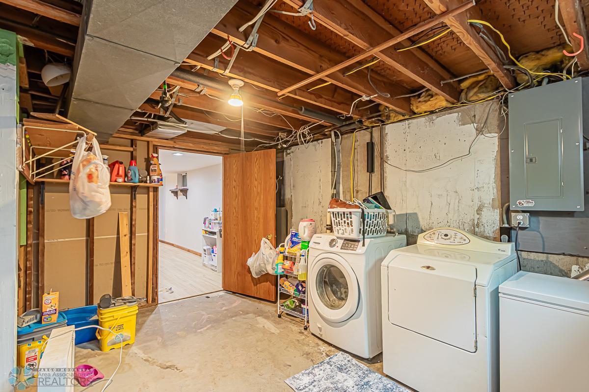 1626 17th St S, Fargo, ND 58103-28.jpg