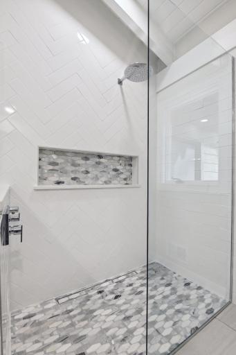 7001 Antrim Road, Edina, MN 55439
