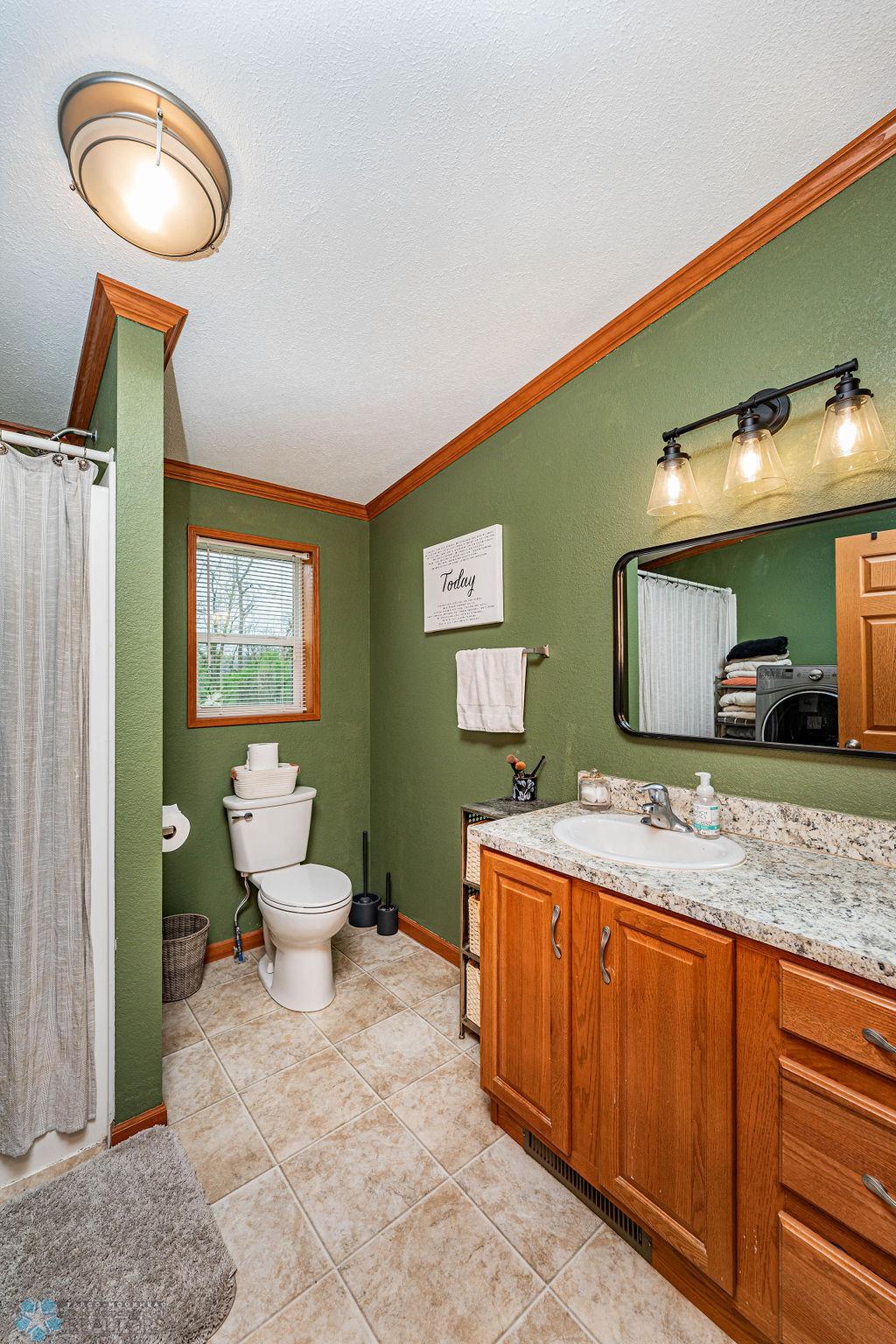 Full Bathroom