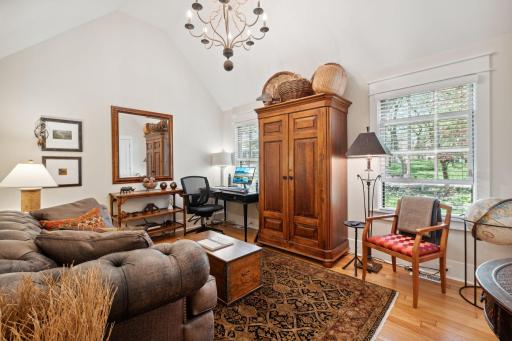 7 Saint Albans Road E, Hopkins, MN 55305