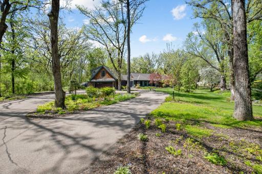 7 Saint Albans Road E, Hopkins, MN 55305