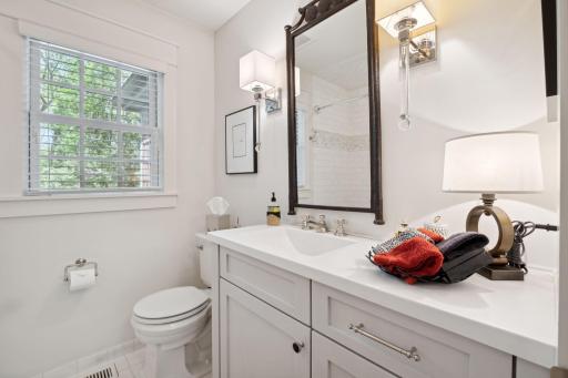 7 Saint Albans Road E, Hopkins, MN 55305