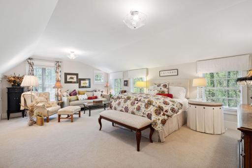 7 Saint Albans Road E, Hopkins, MN 55305