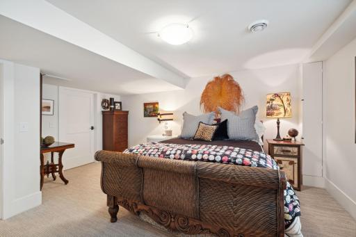 7 Saint Albans Road E, Hopkins, MN 55305
