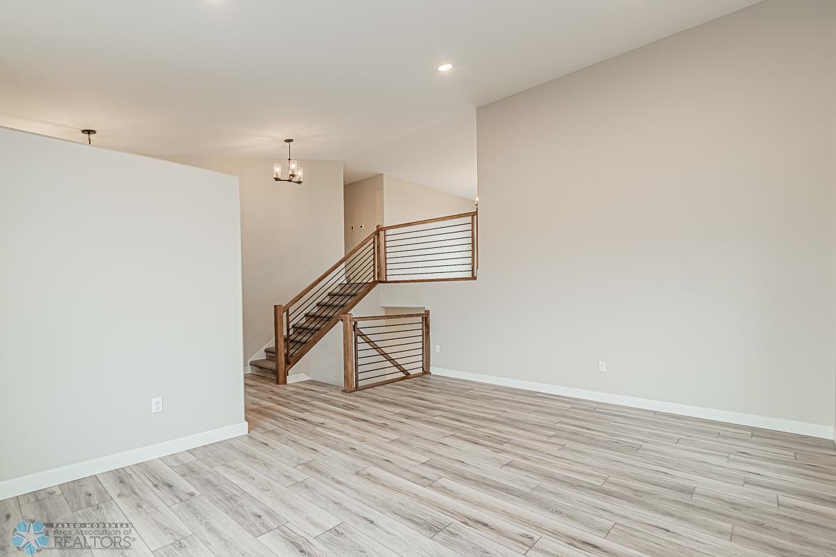 2224 44th St S, Moorhead, MN 56560-02.jpg